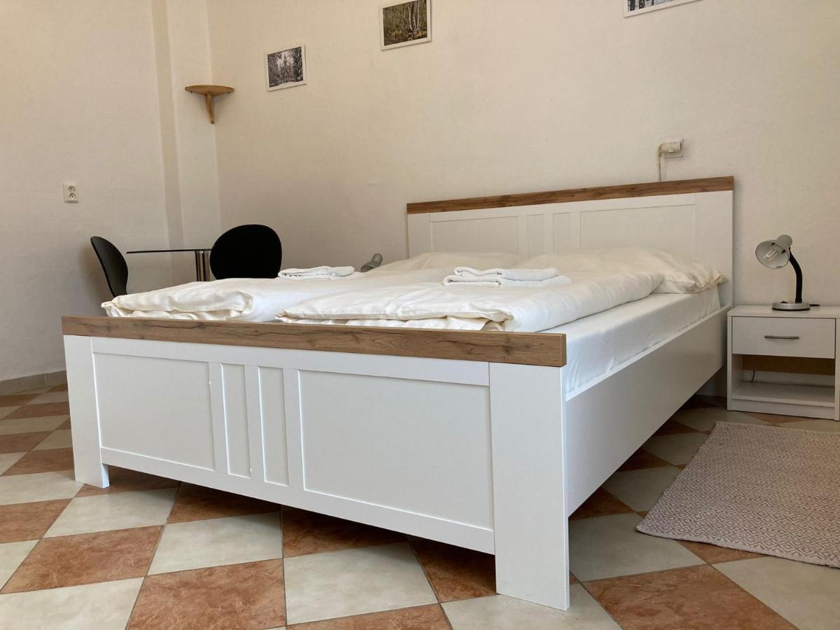 Penzion U Thuje Třeboň Exterior foto